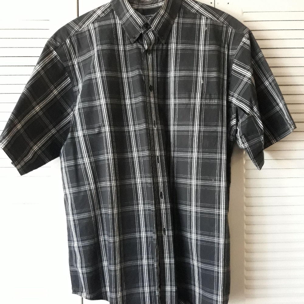 Roundtree & Yorke, men's short sleeve shirt. Size XL